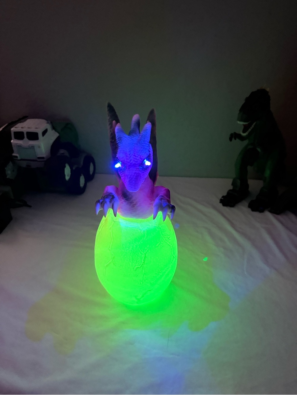 Halloween ANIMATED DRAGON, Kids Toy Hatching Egg Sound and Lights and Shakes
